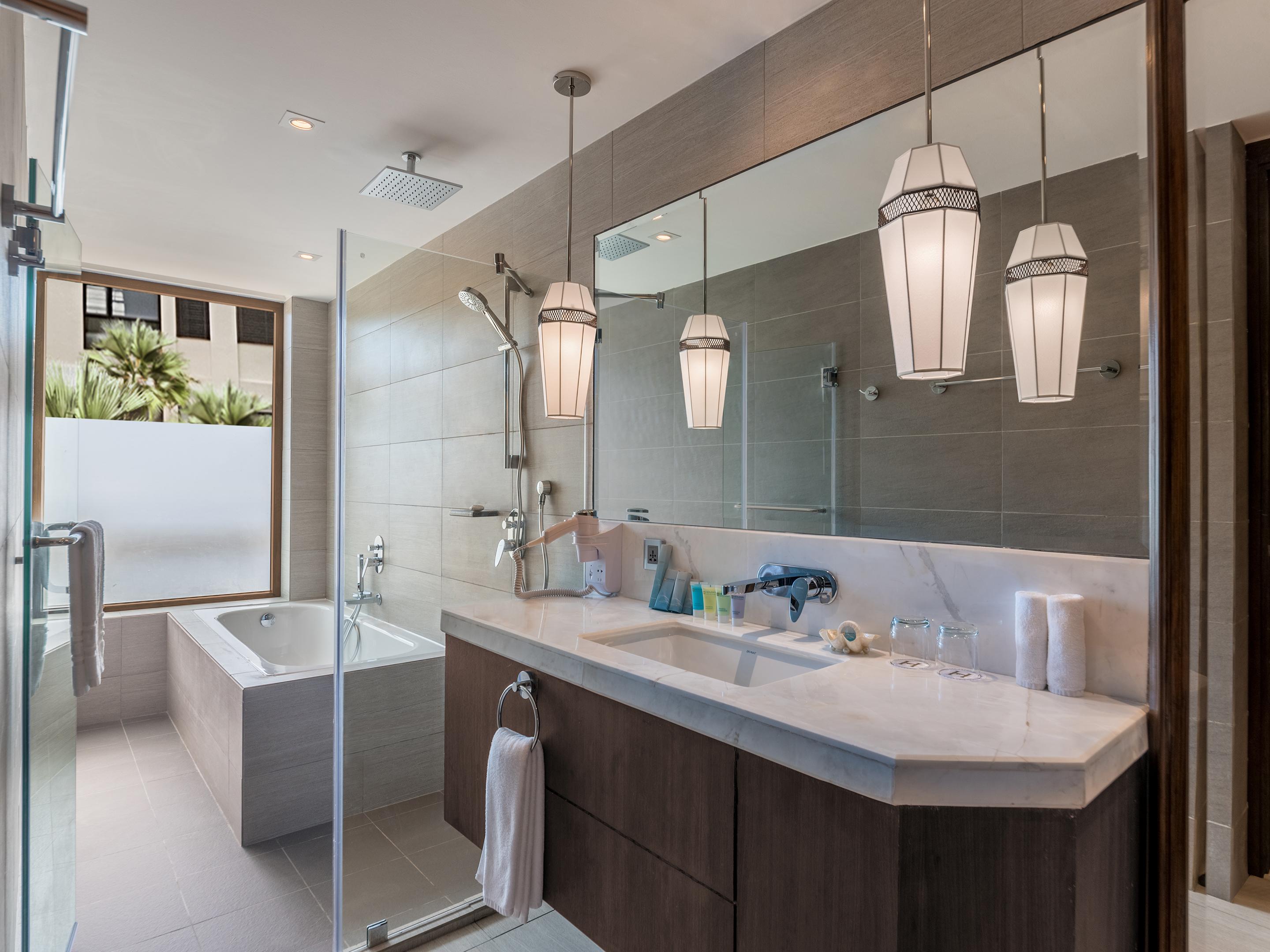 Henann Prime Beach Resort Balabag  Zewnętrze zdjęcie Bathroom
