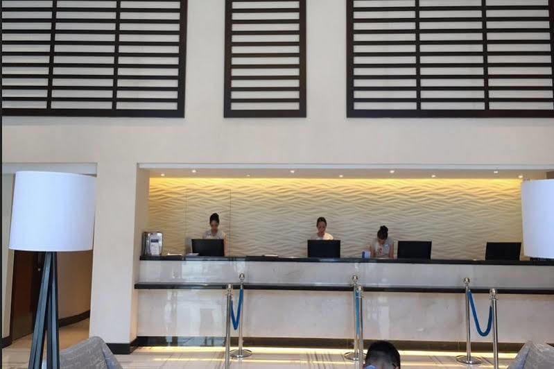 Henann Prime Beach Resort Balabag  Zewnętrze zdjęcie Check-in counters at the airport